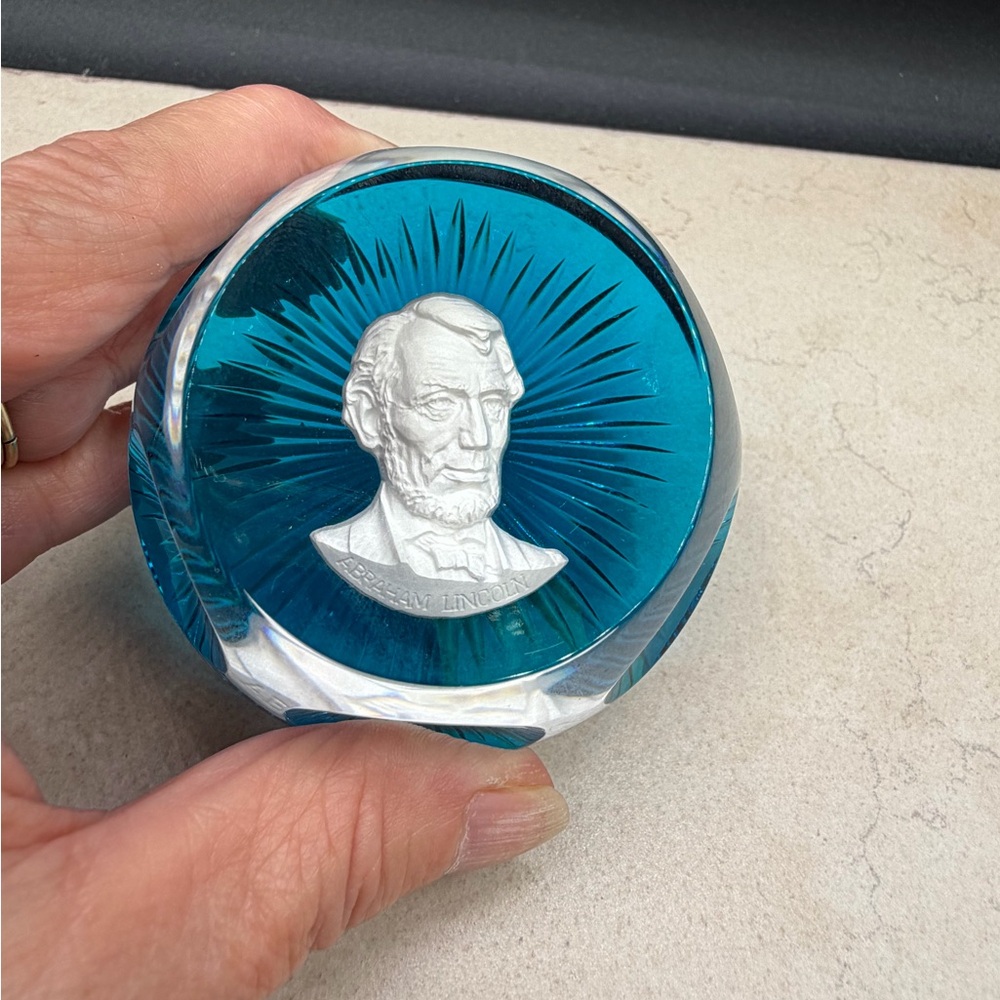 Vtg 1977 Baccarat Abraham Lincoln Deep Teal Crystal Sulphide Cameo Paperweight